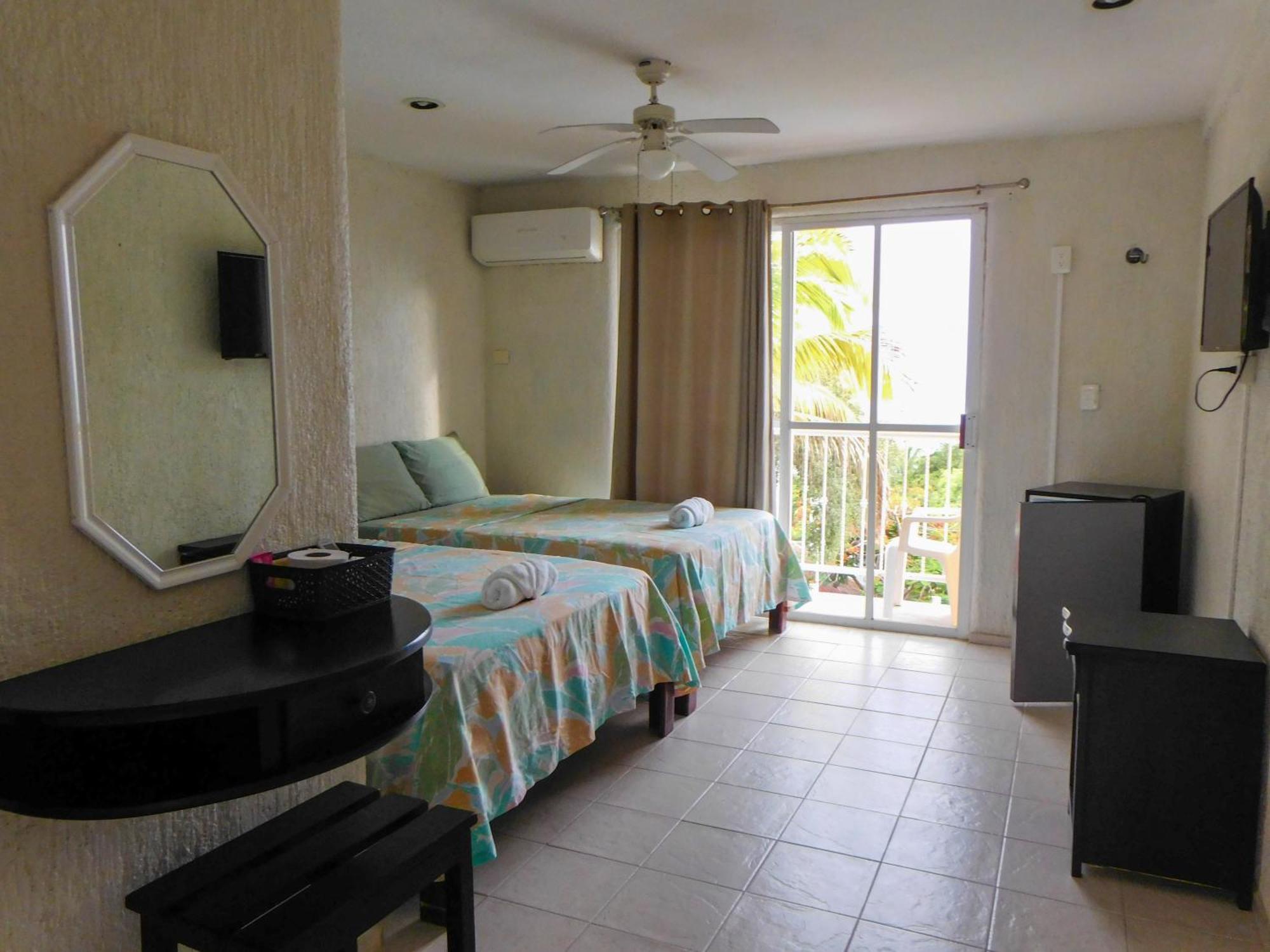Hotel Ma Elena Isla Mujeres Exterior photo